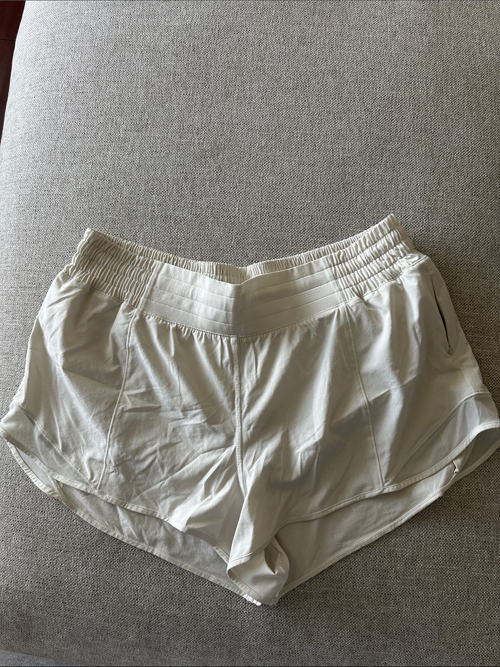lululemon Hotty Hot HR Short 2.5” *Lined
Bone